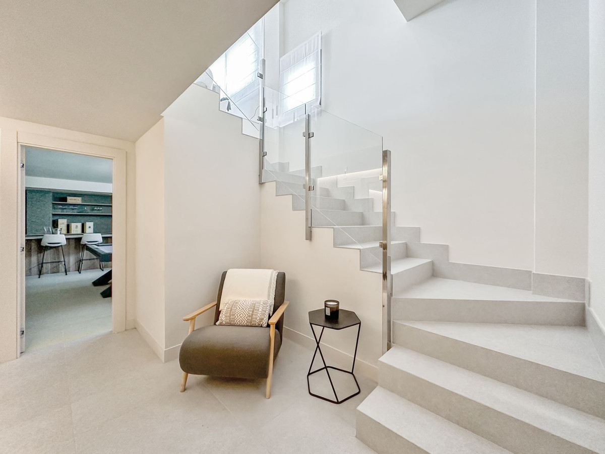 5 Bed Townhouse for sale in New Golden Mile Costa Del Sol, Málaga, Spain