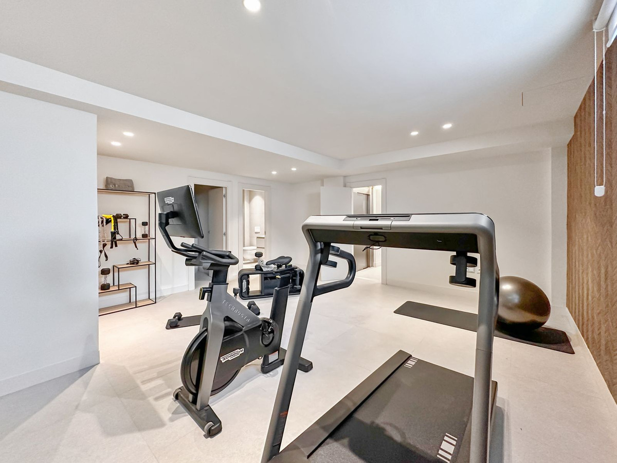 5 Bed Townhouse for sale in New Golden Mile Costa Del Sol, Málaga, Spain