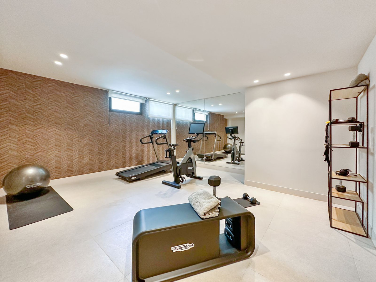 5 Bed Townhouse for sale in New Golden Mile Costa Del Sol, Málaga, Spain