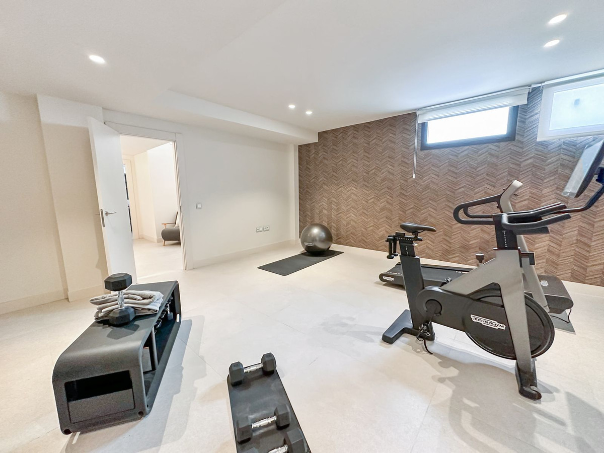5 Bed Townhouse for sale in New Golden Mile Costa Del Sol, Málaga, Spain