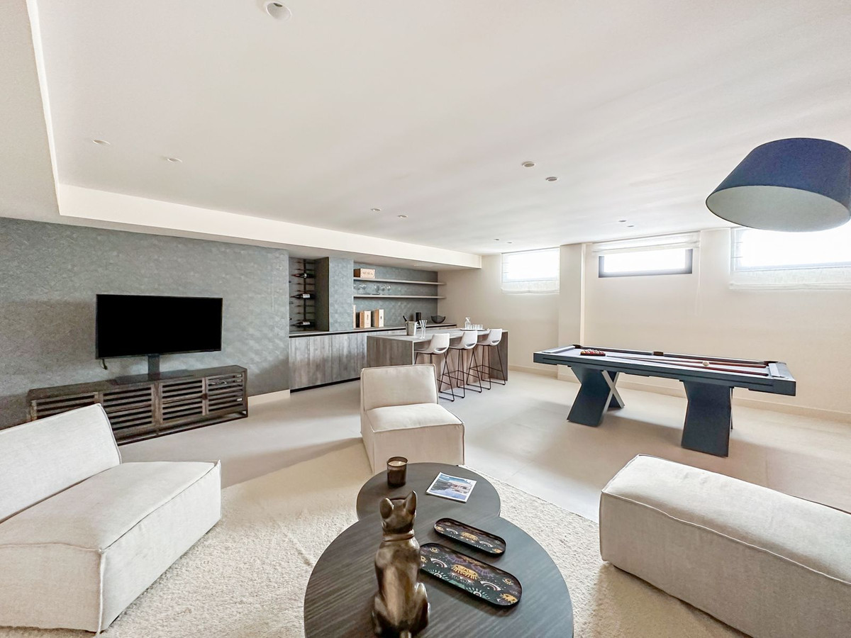 5 Bed Townhouse for sale in New Golden Mile Costa Del Sol, Málaga, Spain