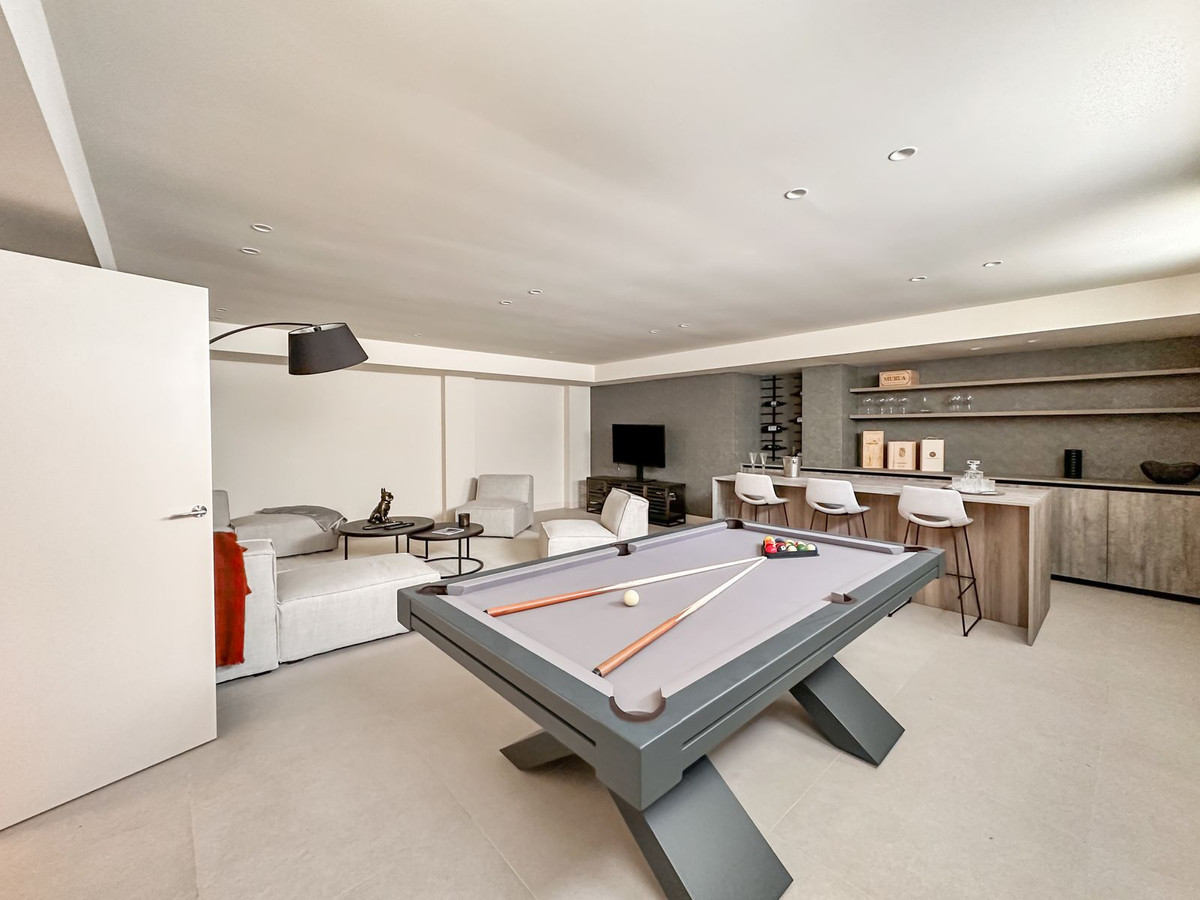 5 Bed Townhouse for sale in New Golden Mile Costa Del Sol, Málaga, Spain
