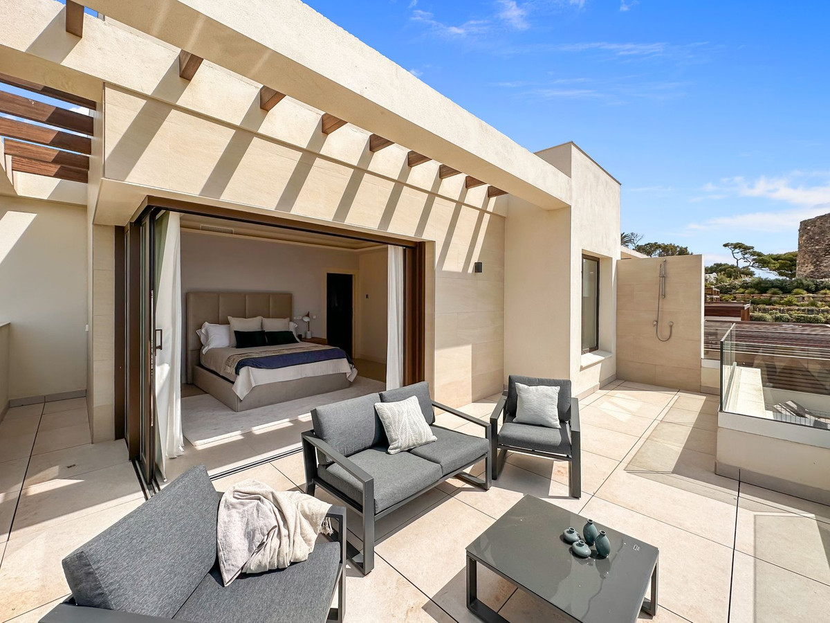 5 Bed Townhouse for sale in New Golden Mile Costa Del Sol, Málaga, Spain