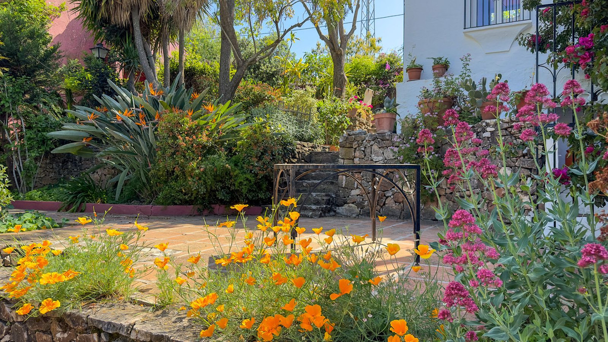 3 Bed Townhouse for sale in Alhaurín El Grande Costa Del Sol, Málaga, Spain