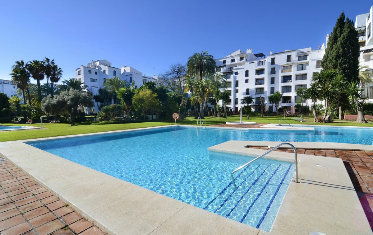 3 Bed Apartment for sale in Puerto Banús Costa Del Sol, Málaga, Spain