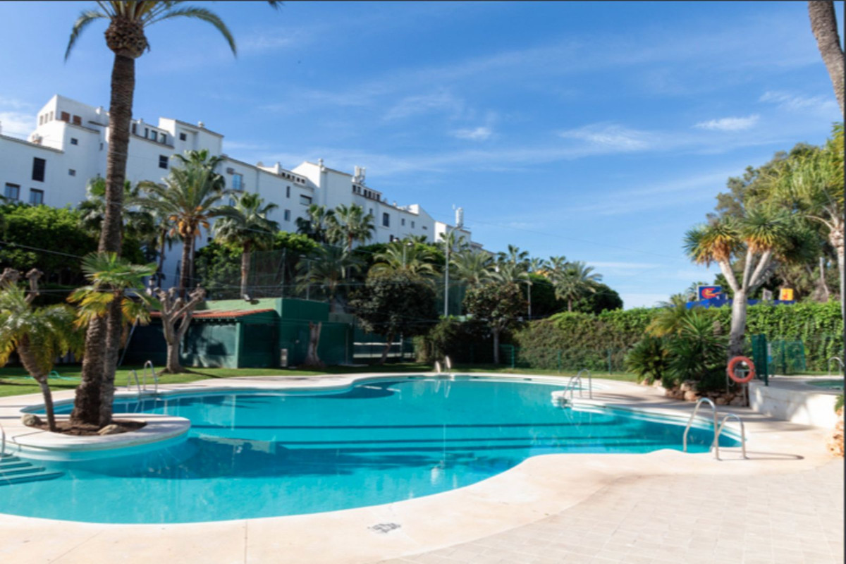 3 Bed Apartment for sale in Puerto Banús Costa Del Sol, Málaga, Spain