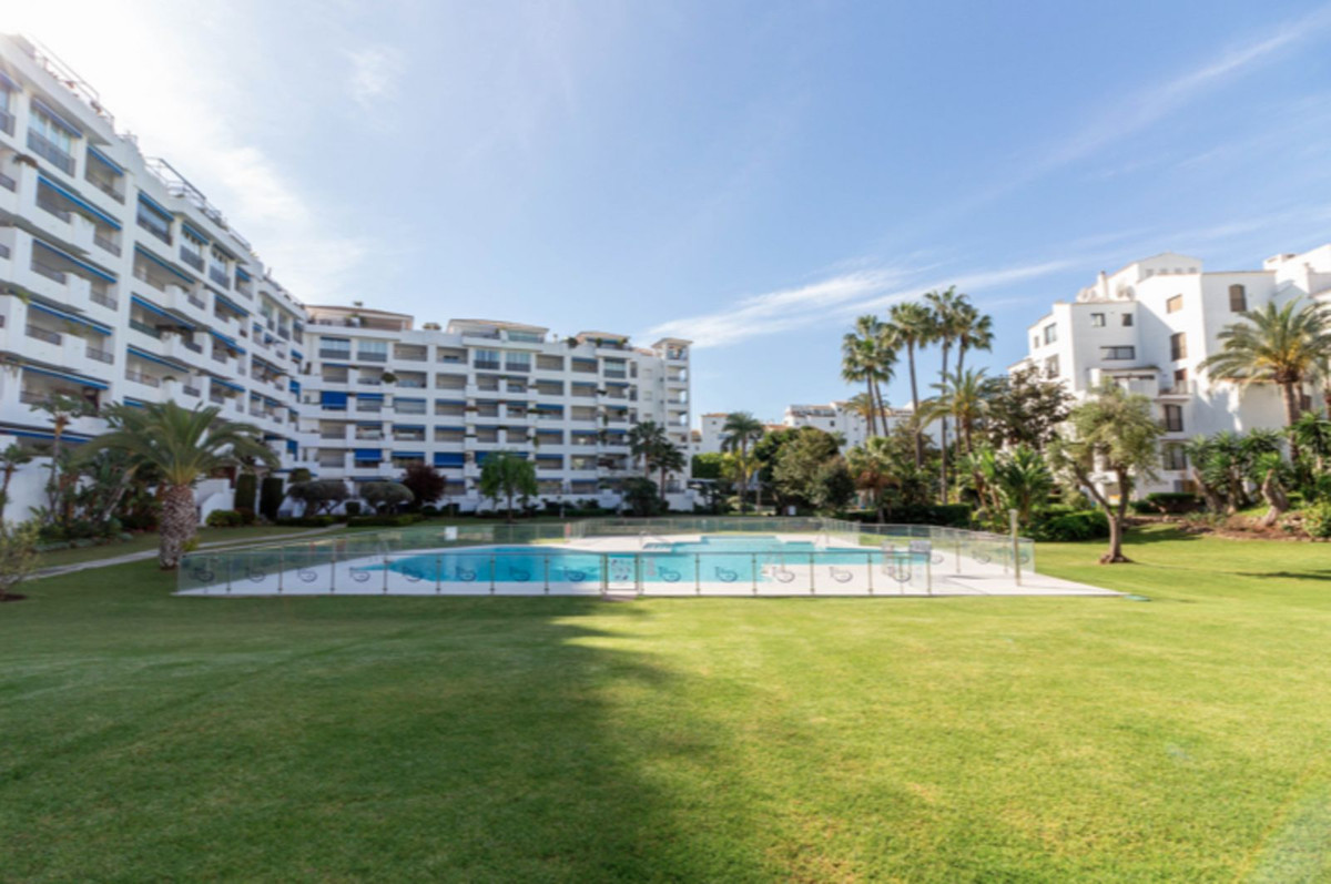 3 Bed Apartment for sale in Puerto Banús Costa Del Sol, Málaga, Spain