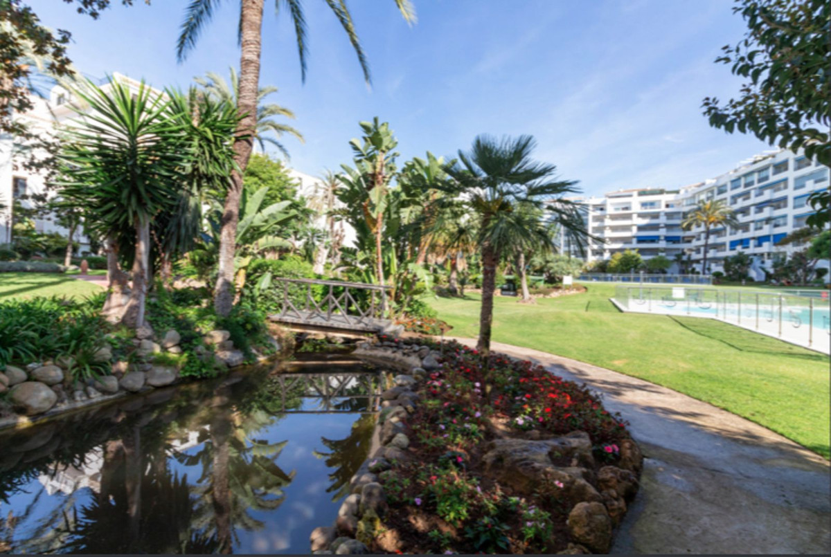 3 Bed Apartment for sale in Puerto Banús Costa Del Sol, Málaga, Spain