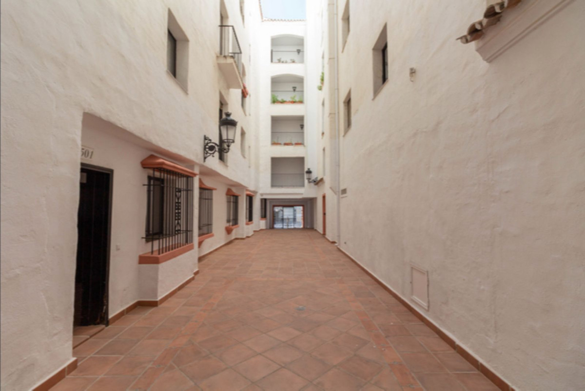 3 Bed Apartment for sale in Puerto Banús Costa Del Sol, Málaga, Spain