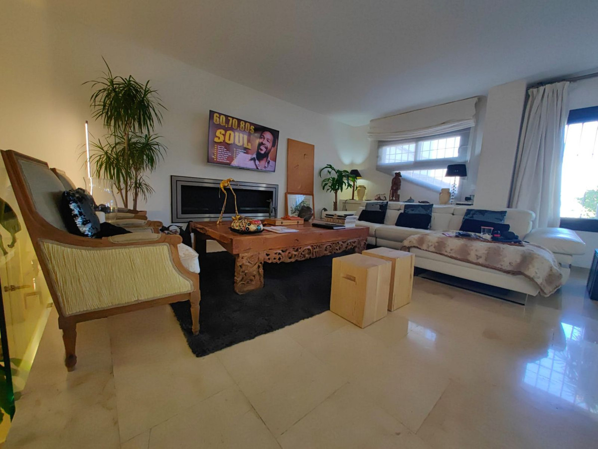 3 Bed Apartment for sale in Estepona Costa Del Sol, Málaga, Spain