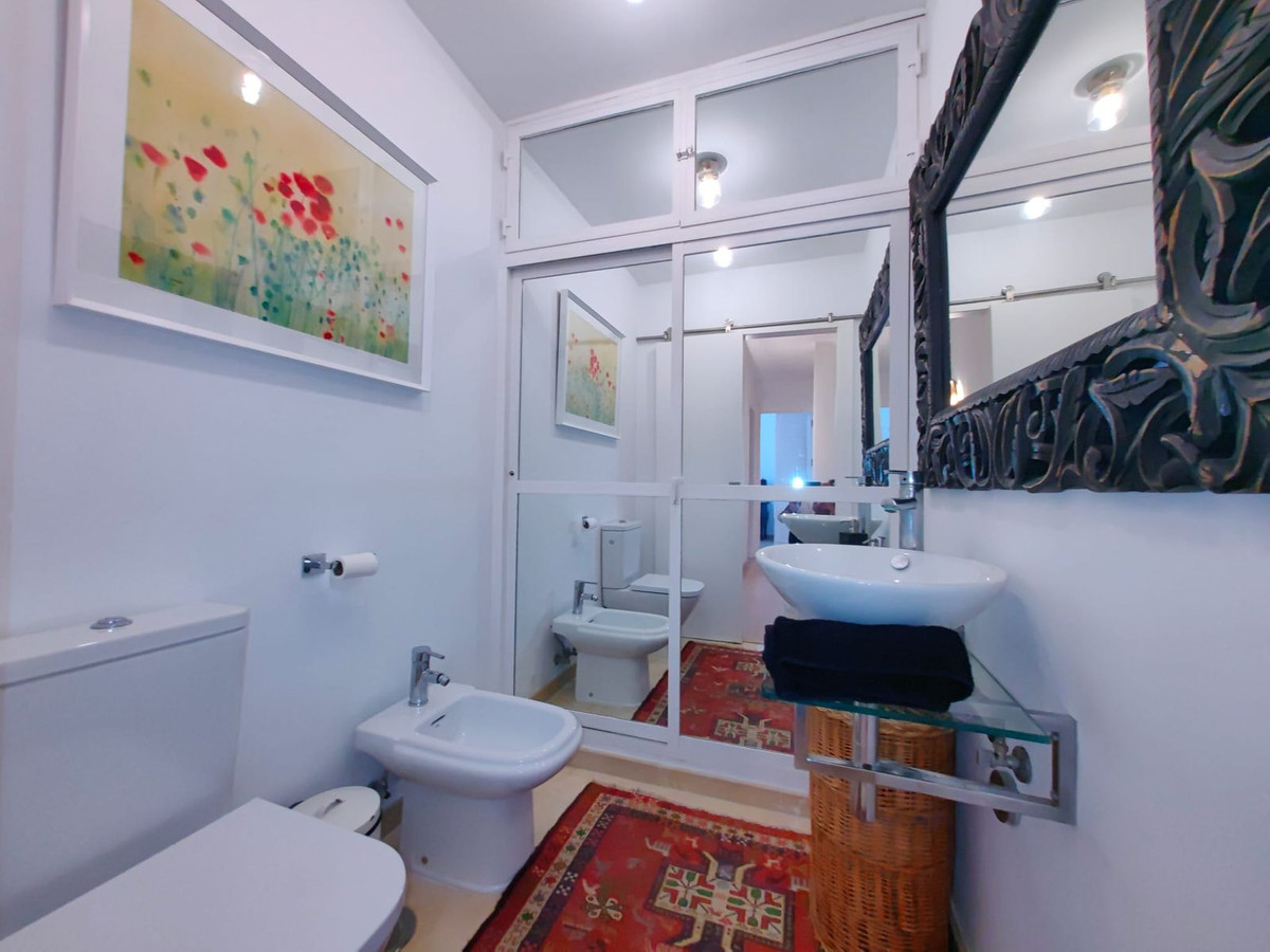 3 Bed Apartment for sale in Estepona Costa Del Sol, Málaga, Spain