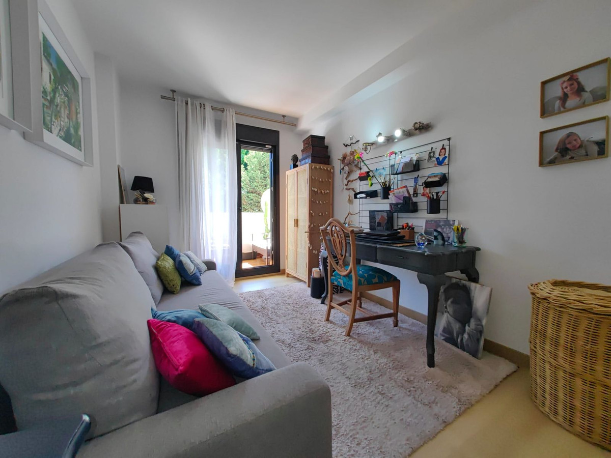 3 Bed Apartment for sale in Estepona Costa Del Sol, Málaga, Spain