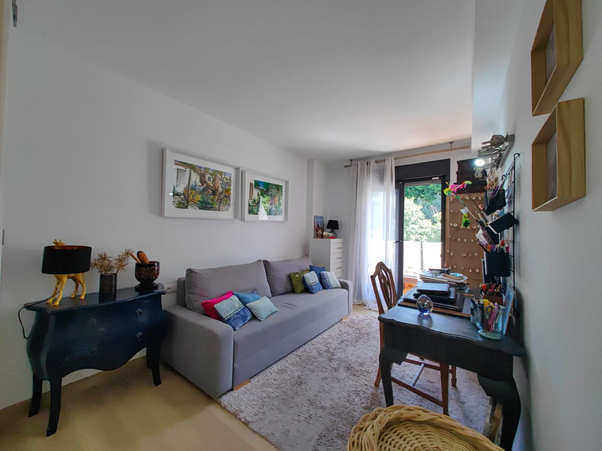 3 Bed Apartment for sale in Estepona Costa Del Sol, Málaga, Spain