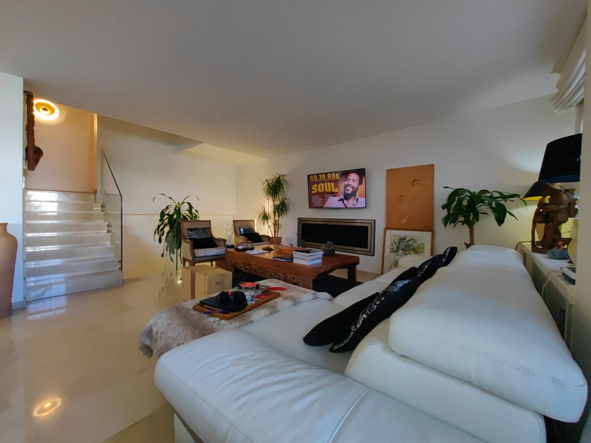 3 Bed Apartment for sale in Estepona Costa Del Sol, Málaga, Spain