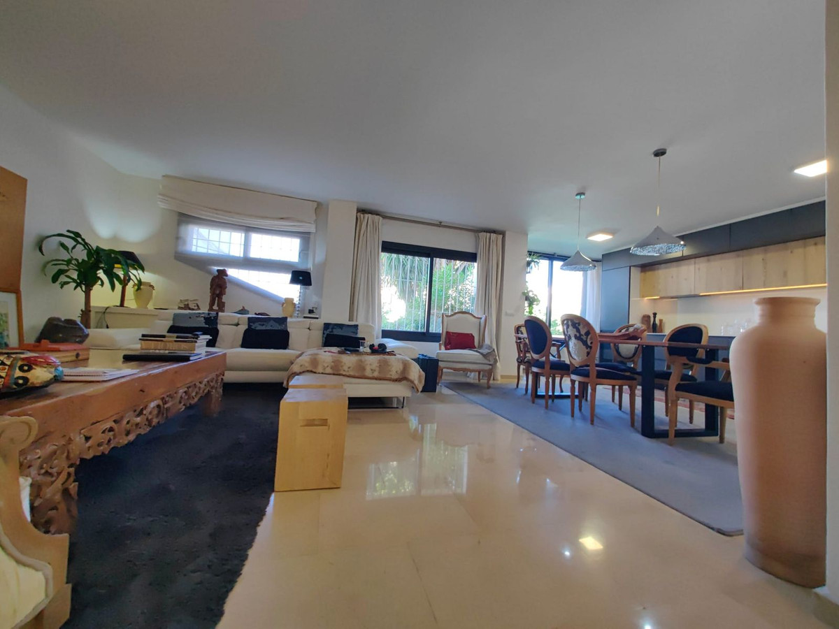 3 Bed Apartment for sale in Estepona Costa Del Sol, Málaga, Spain