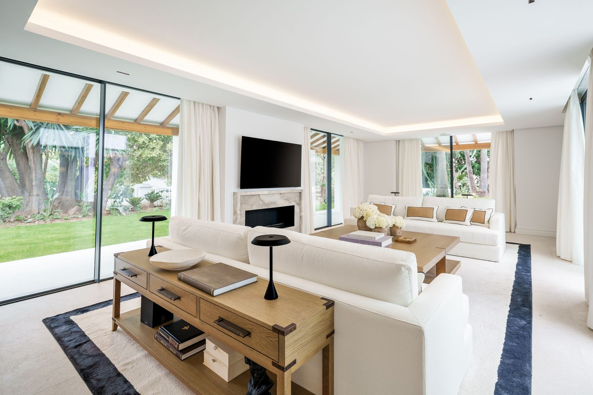 Se vende Villa - Chalet de 5 dormitorios en Costa Del Sol, Málaga, España