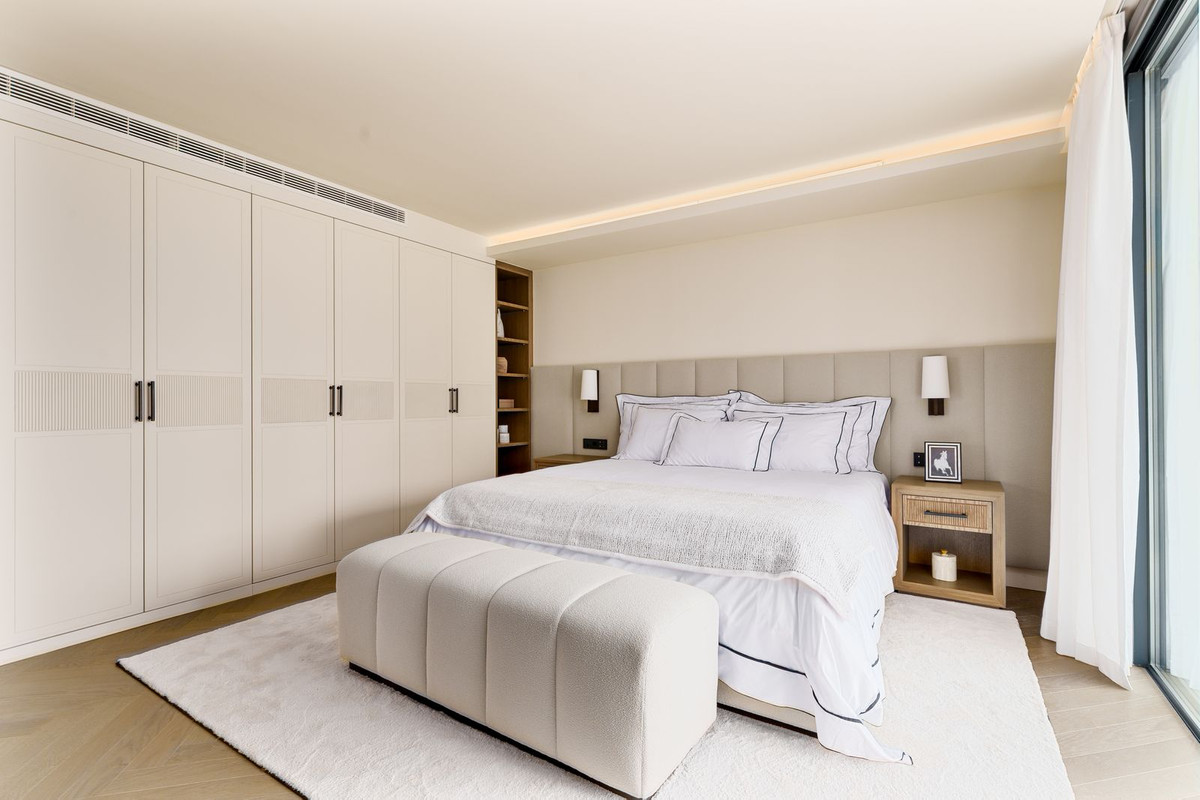 Se vende Villa - Chalet de 5 dormitorios en Costa Del Sol, Málaga, España