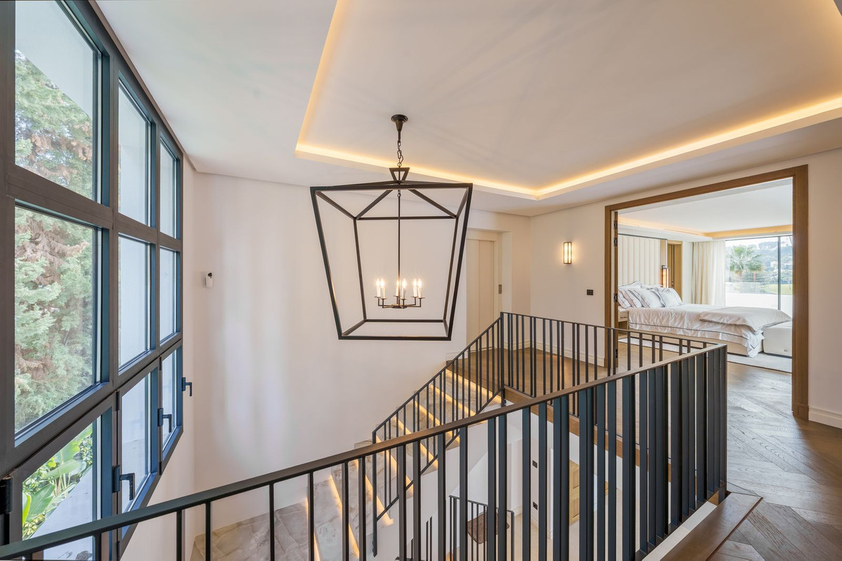 Se vende Villa - Chalet de 5 dormitorios en Costa Del Sol, Málaga, España