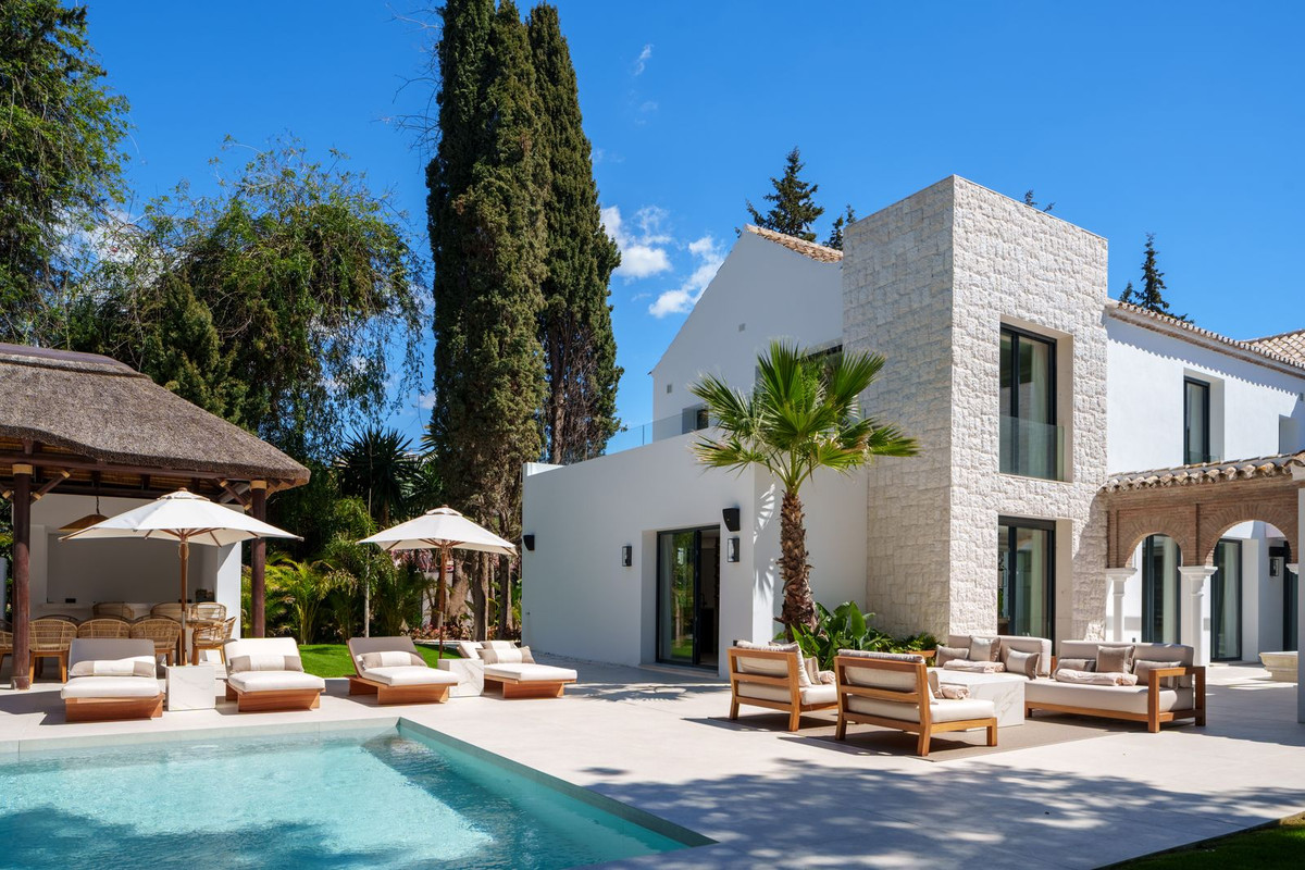Se vende Villa - Chalet de 5 dormitorios en Costa Del Sol, Málaga, España