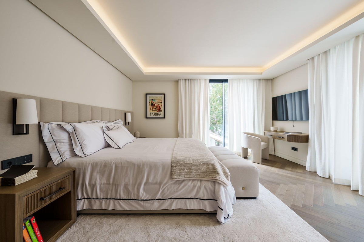 Se vende Villa - Chalet de 5 dormitorios en Costa Del Sol, Málaga, España