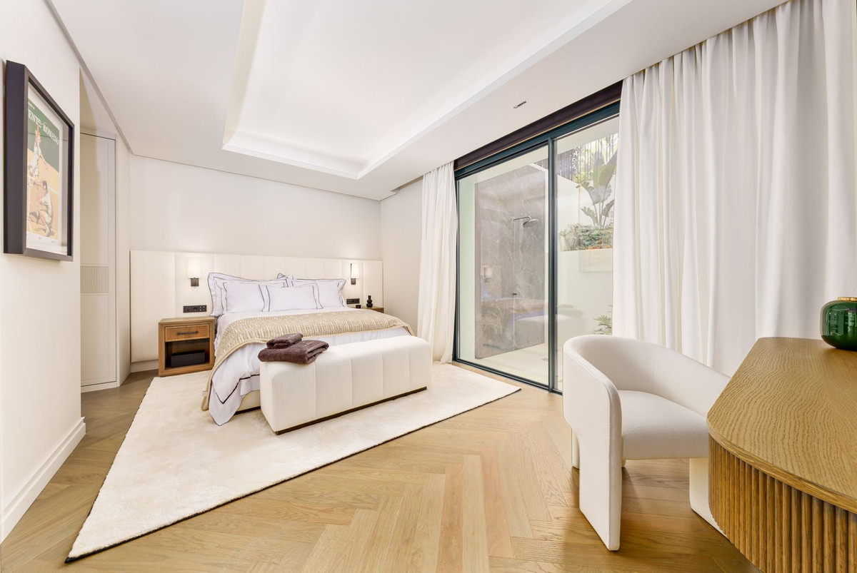 Se vende Villa - Chalet de 5 dormitorios en Costa Del Sol, Málaga, España