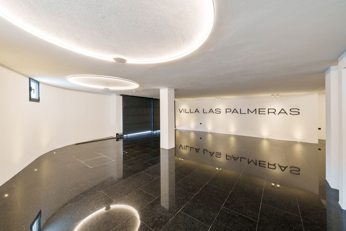 Se vende Villa - Chalet de 5 dormitorios en Costa Del Sol, Málaga, España