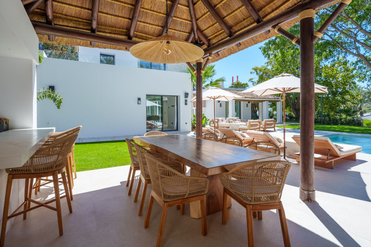 Se vende Villa - Chalet de 5 dormitorios en Costa Del Sol, Málaga, España