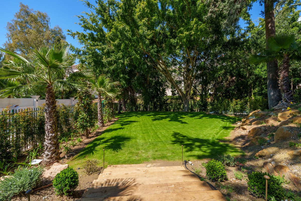 Se vende Villa - Chalet de 5 dormitorios en Costa Del Sol, Málaga, España