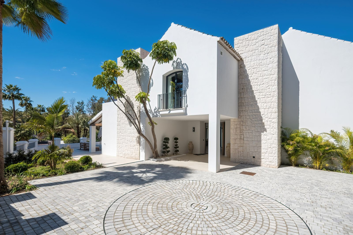 Se vende Villa - Chalet de 5 dormitorios en Costa Del Sol, Málaga, España