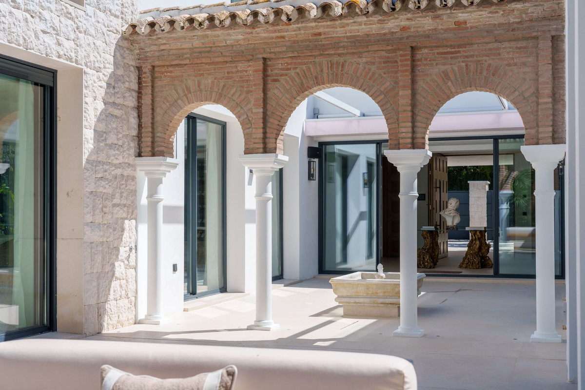 Se vende Villa - Chalet de 5 dormitorios en Costa Del Sol, Málaga, España