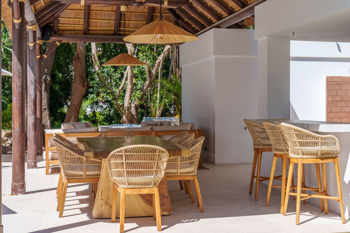Se vende Villa - Chalet de 5 dormitorios en Costa Del Sol, Málaga, España