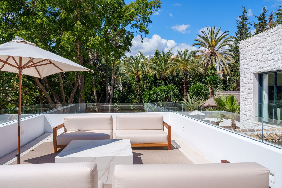 Se vende Villa - Chalet de 5 dormitorios en Costa Del Sol, Málaga, España