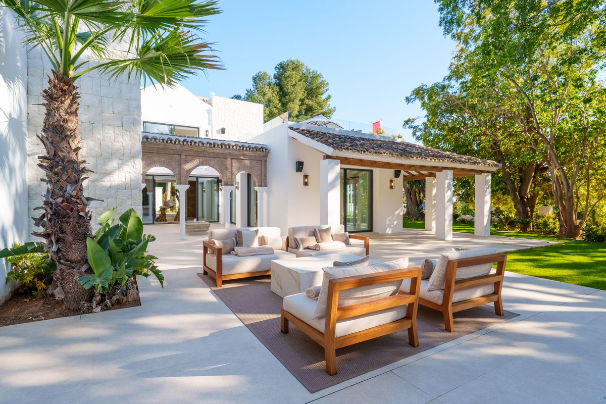 Se vende Villa - Chalet de 5 dormitorios en Costa Del Sol, Málaga, España