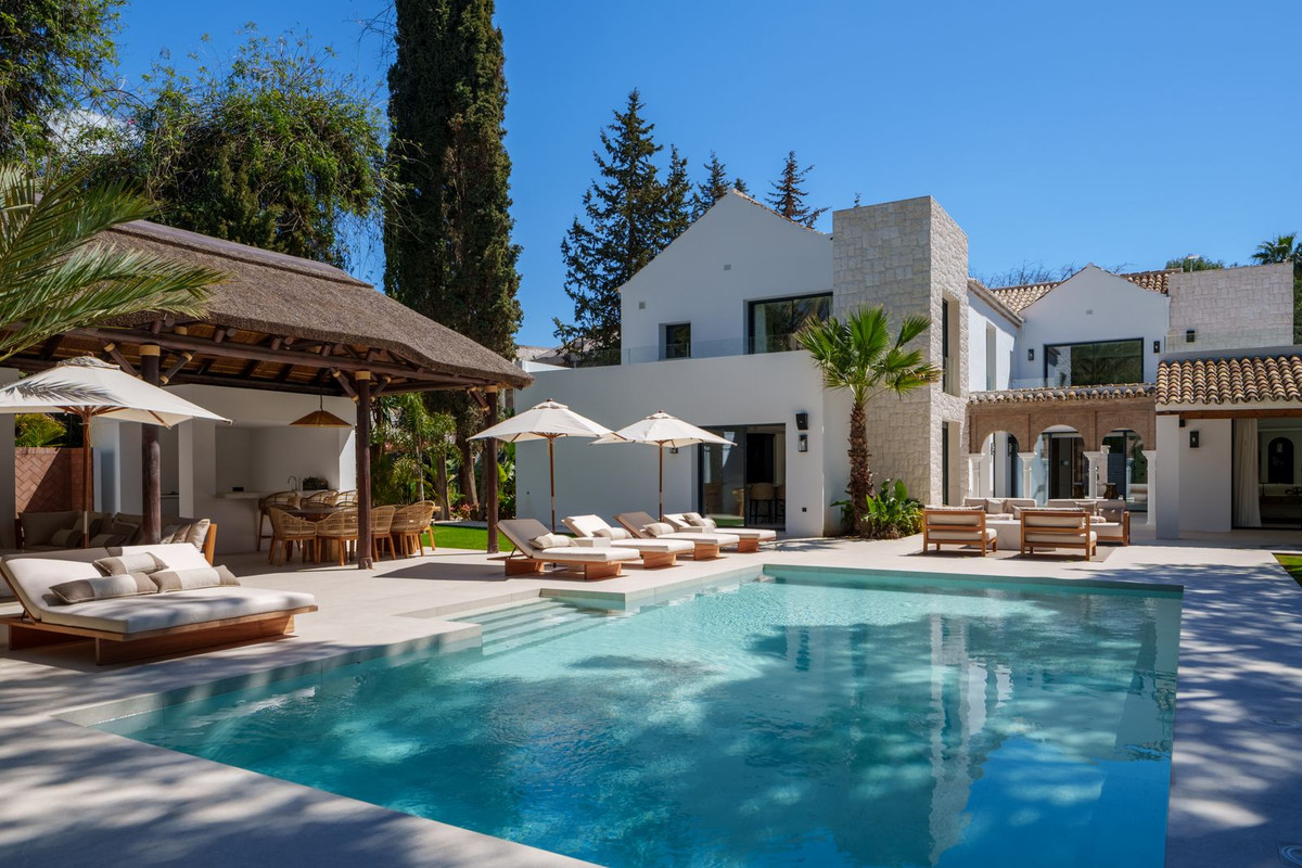 Se vende Villa - Chalet de 5 dormitorios en Costa Del Sol, Málaga, España