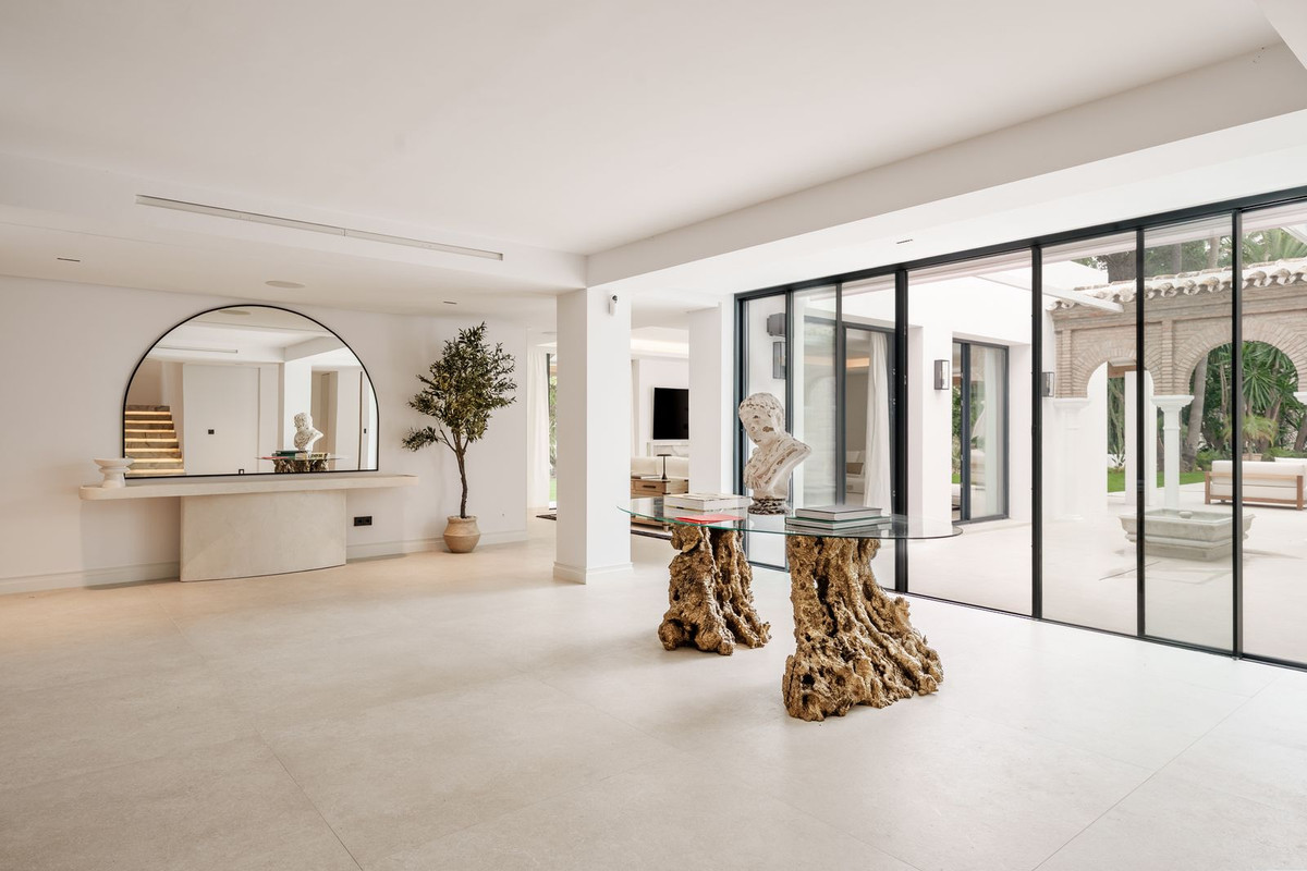 Se vende Villa - Chalet de 5 dormitorios en Costa Del Sol, Málaga, España