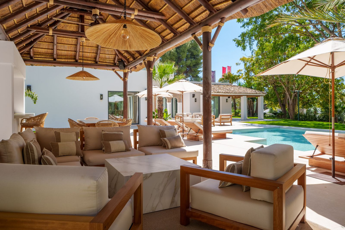 Se vende Villa - Chalet de 5 dormitorios en Costa Del Sol, Málaga, España