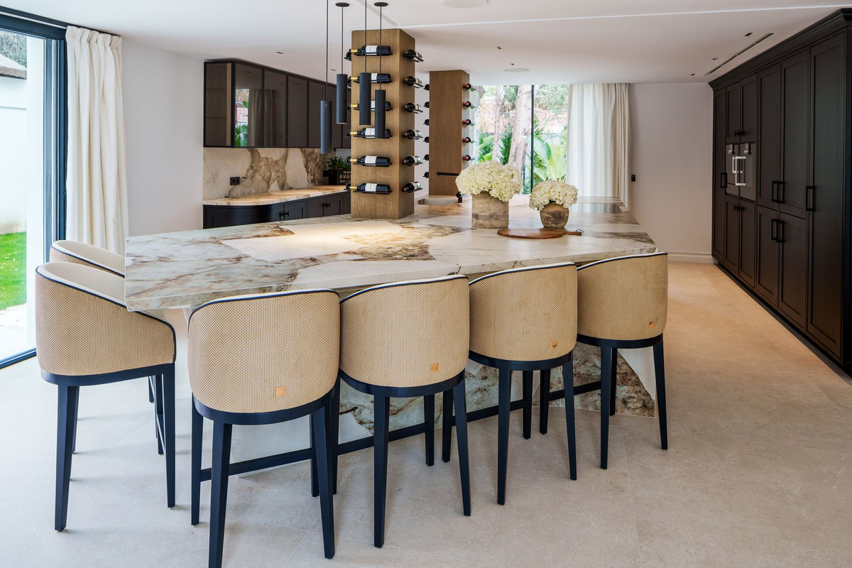 Se vende Villa - Chalet de 5 dormitorios en Costa Del Sol, Málaga, España