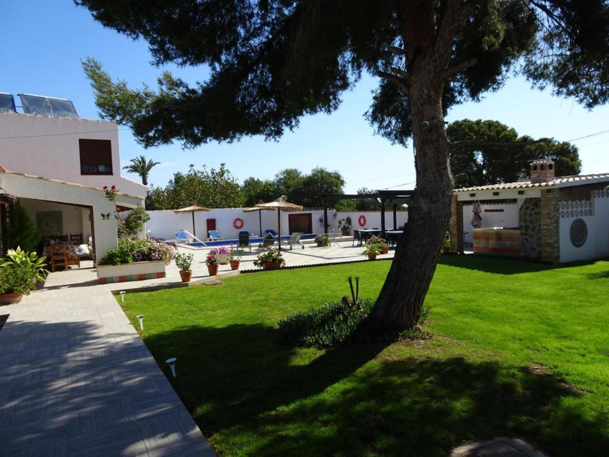 9 Bed Townhouse for sale in Cabo Roig Costa Blanca, Alicante, Spain