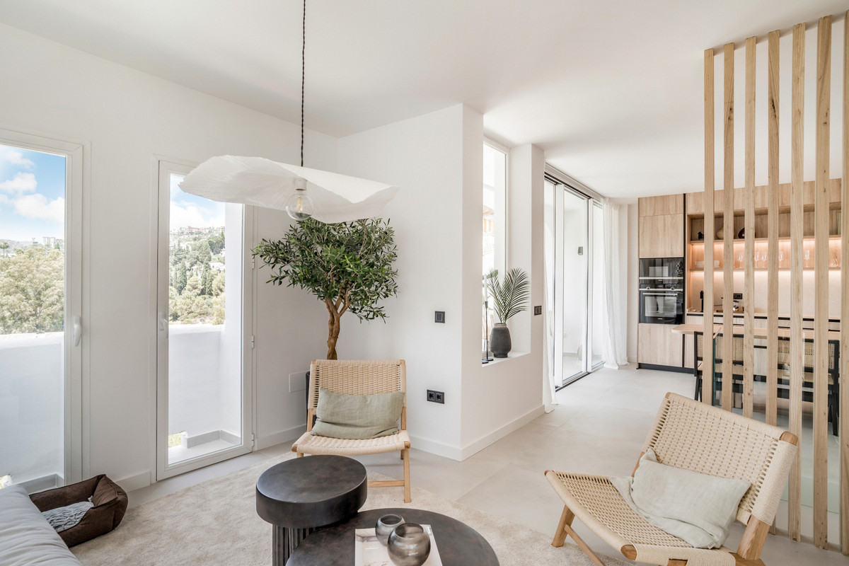 3 Bed Apartment for sale in La Quinta Costa Del Sol, Málaga, Spain
