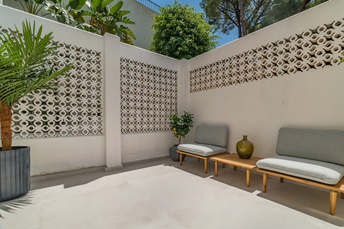 3 Bed Apartment for sale in La Quinta Costa Del Sol, Málaga, Spain