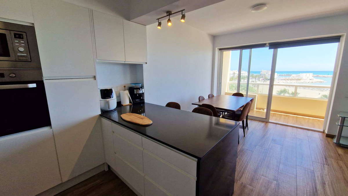 Se vende Apartamento Planta Media de 2 dormitorios en Costa Del Sol, Málaga, España
