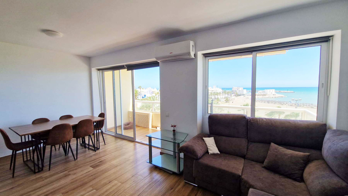 Se vende Apartamento Planta Media de 2 dormitorios en Costa Del Sol, Málaga, España