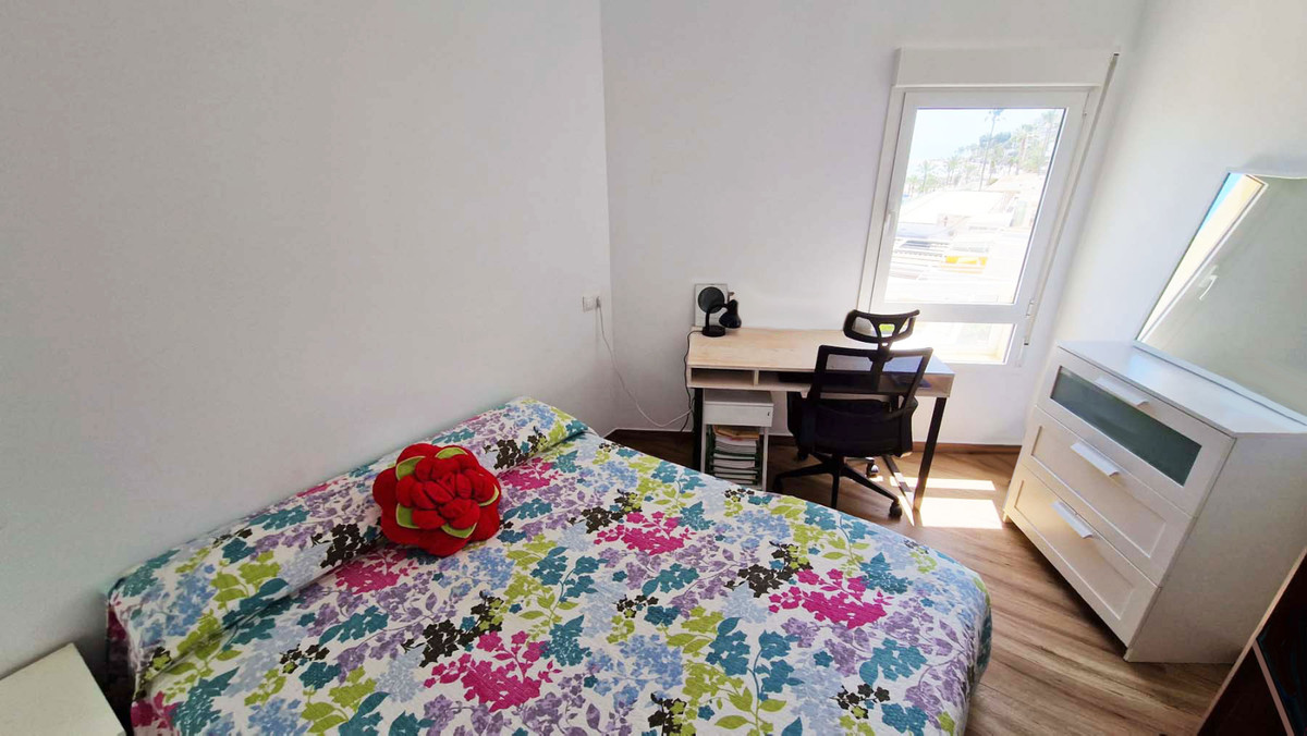 Se vende Apartamento Planta Media de 2 dormitorios en Costa Del Sol, Málaga, España