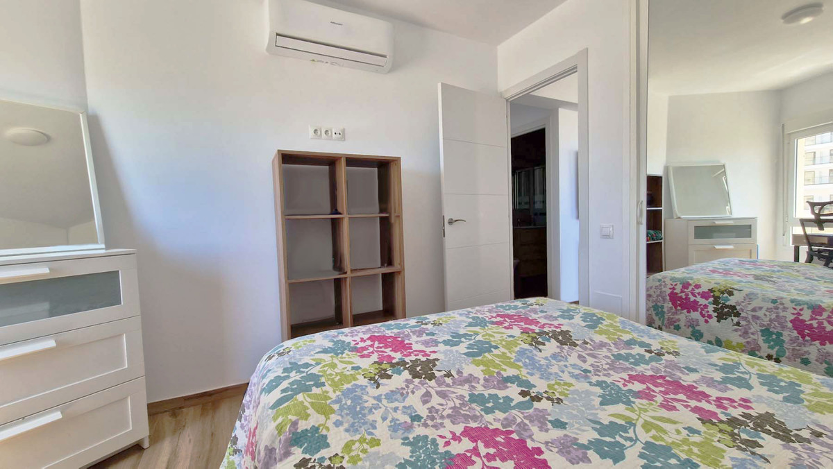Se vende Apartamento Planta Media de 2 dormitorios en Costa Del Sol, Málaga, España