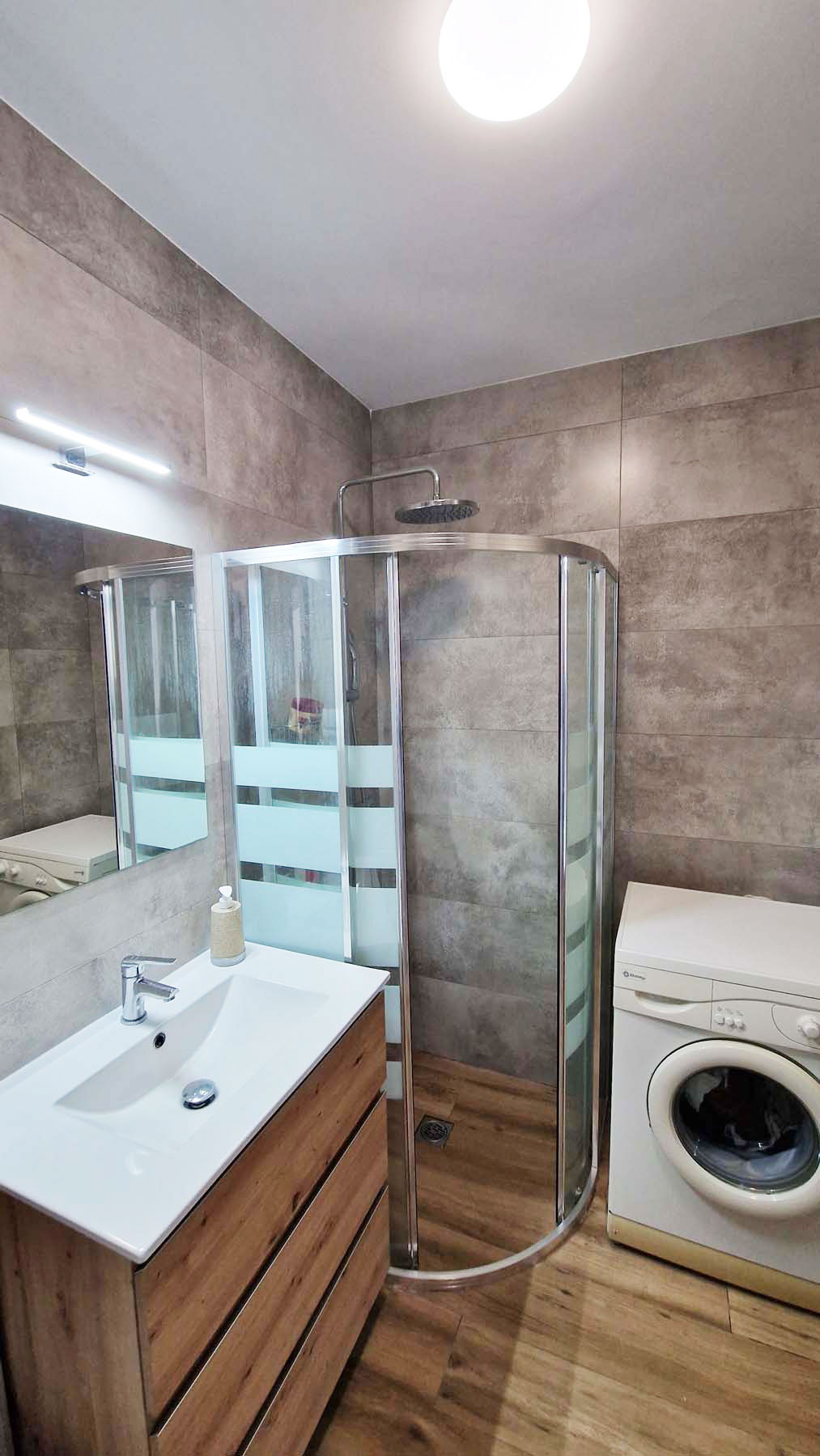Se vende Apartamento Planta Media de 2 dormitorios en Costa Del Sol, Málaga, España