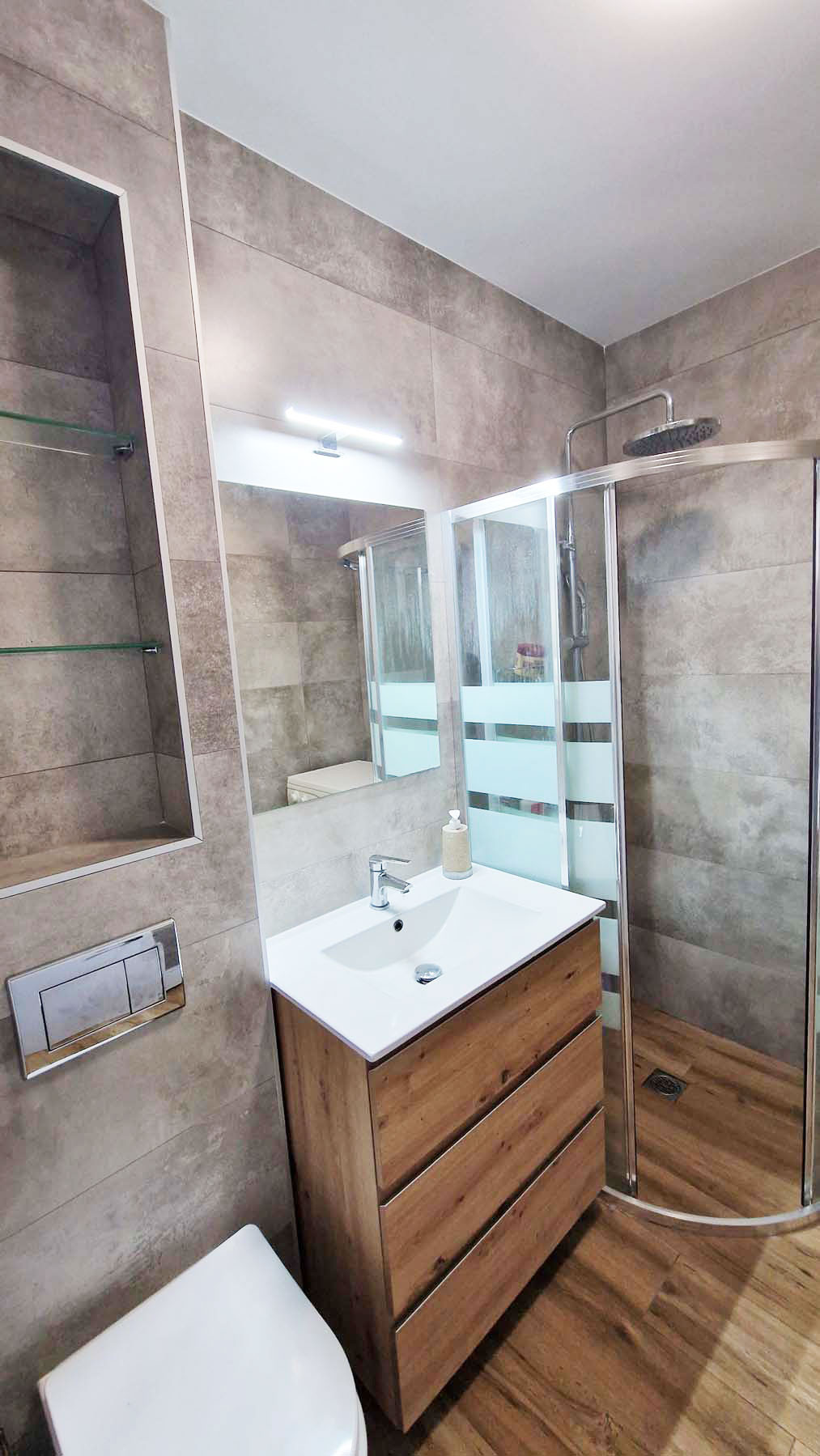 Se vende Apartamento Planta Media de 2 dormitorios en Costa Del Sol, Málaga, España