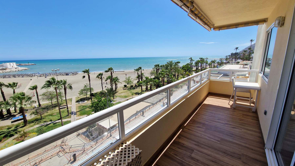 Se vende Apartamento Planta Media de 2 dormitorios en Costa Del Sol, Málaga, España