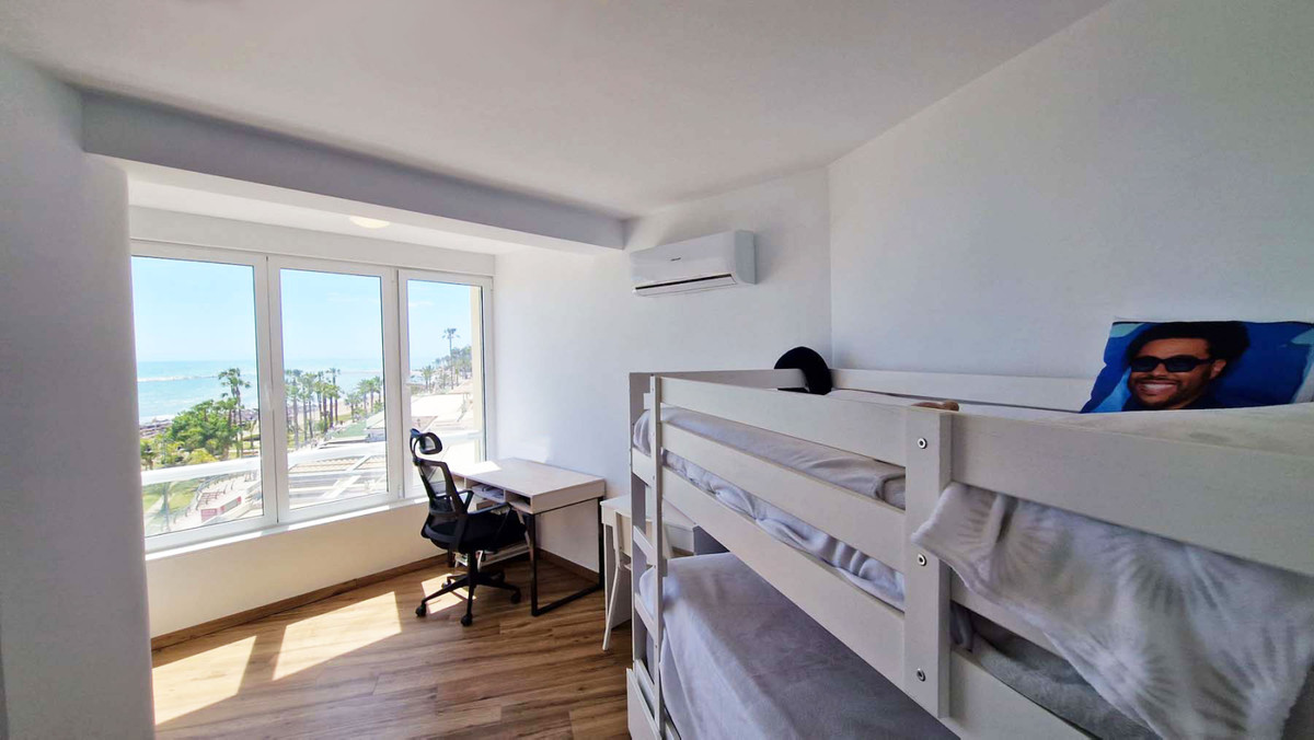 Se vende Apartamento Planta Media de 2 dormitorios en Costa Del Sol, Málaga, España