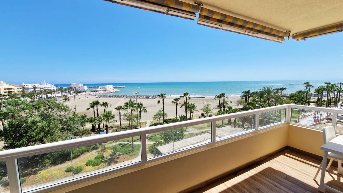 Se vende Apartamento Planta Media de 2 dormitorios en Costa Del Sol, Málaga, España