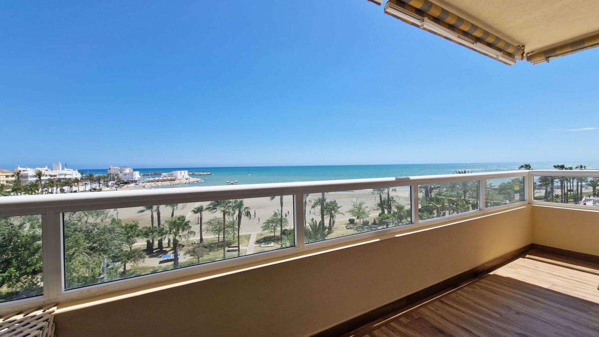 Se vende Apartamento Planta Media de 2 dormitorios en Costa Del Sol, Málaga, España